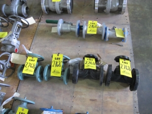 LOT (4) TO INCLUDE: (2) VALVE, DIAPHRAGM TYPE, 2" SIZE, 150 LB RATING, DUCTILE IRON POLYPROPYLENE LINED MATERIAL, FLANGED CONNECTIONS, WEIR STYLE, VITON DIAPHRAGM SOFTGOODS, INDICATING HANDWHEEL OPERATOR. WITH LOCKING DEVICE, PART # 2" 3448-27-V, (2) VALVE, DIAPHRAGM TYPE, 1-1/2" SIZE, DUCTILE IRON MATERIAL, FLANGED CONNECTIONS, WEIR STYLE, HANDWHEEL OPERATOR. INDICATING STEM, LINED, PART # 2537-2-M (W-51) LOADING & HANDLING FEE $15-